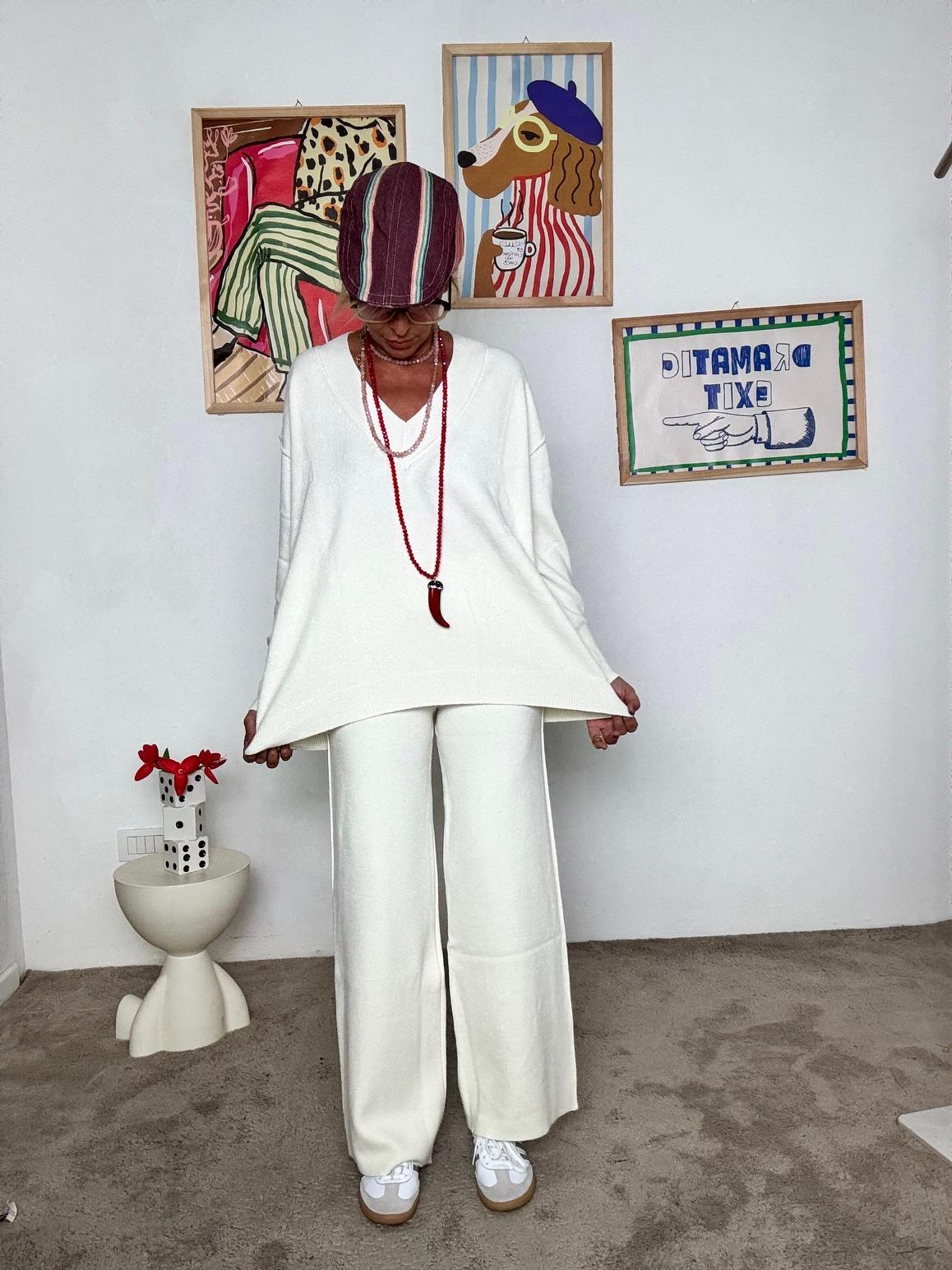 HAVE ONE - Completo in maglina  comfort elegante con un tocco sporty-chic PANNA HNC-P002B/ PANNA HAVE ONE 