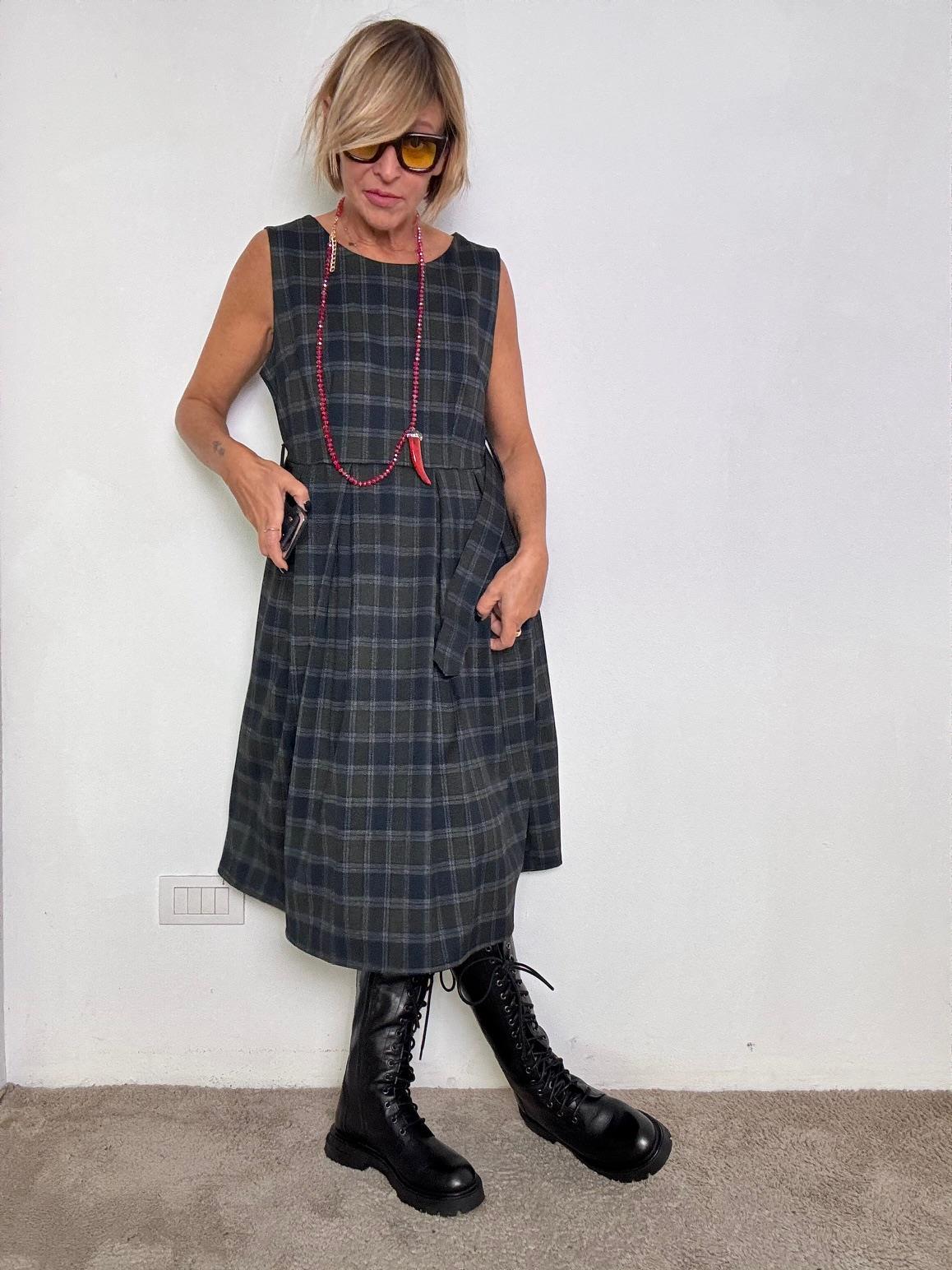 FEMALE - Abito midi svasato a quadri con cintura in vita H4704-S67/ CHECK FEMALE 