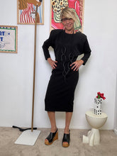 SOUVENIR - Abito Midi Minimal Chic  Eleganza Essenziale con Tocco Architettonico NERO F38X0136/ NERO SOUVENIR 