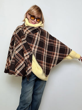 FEMALE - Mantella scozzese avvolgente  il capo che risolve ogni outfit in un secondo G60488/ MORO FEMALE 