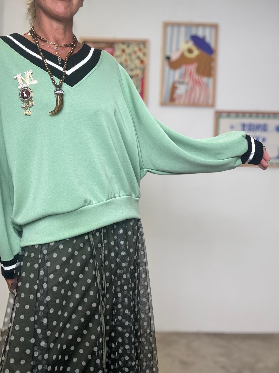 FEMALE - Felpa menta oversize con scollo a V  Stile casual e ricercato A6835-F9/ MENTA FEMALE 