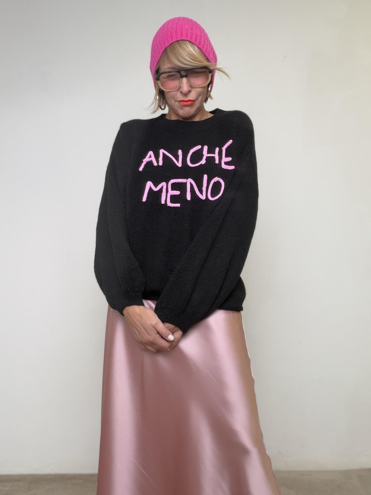 FEMALE - Maglia over con scritta ANCHE MENO nero fucsia A3019/ NERO/PINK FEMALE 