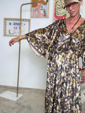 DEJA VU - Abito lungo fantasia  vestito scenografico con maniche a kimono A25IS703/ FANTASIA DEJA VU 