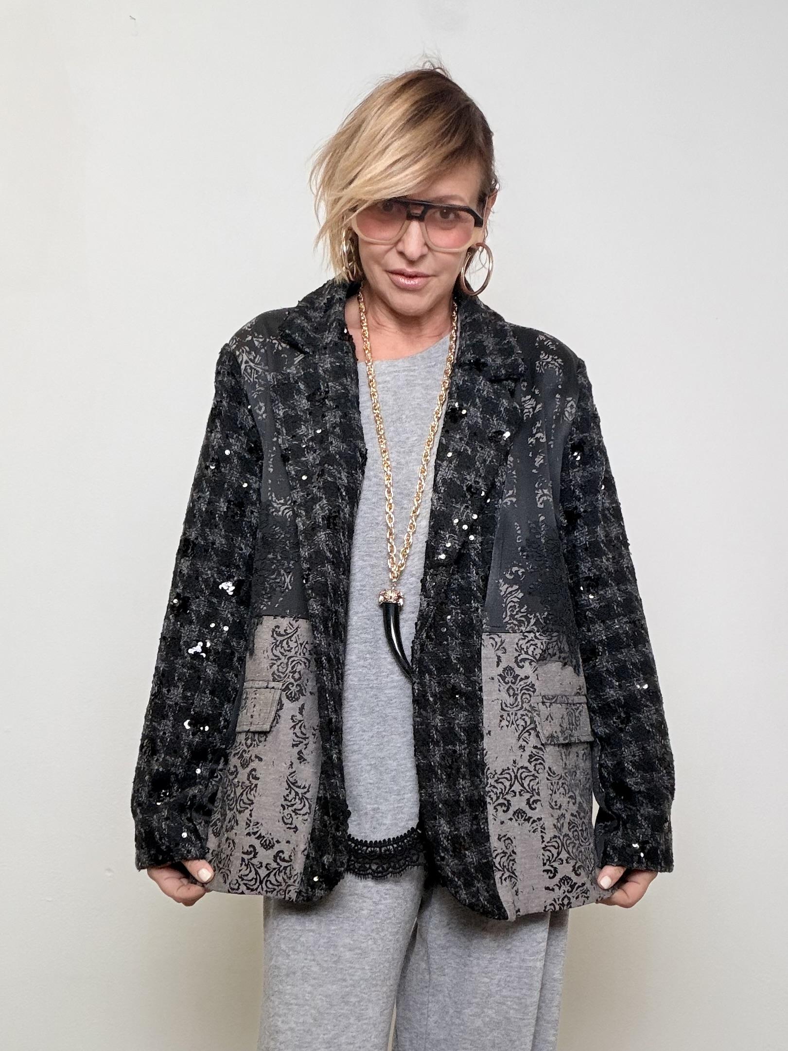 DEJA VU - Giacca Patch Mix  Ricami, luminosità e carattere senza sforzo A25DL620/ NERO DEJA VU 