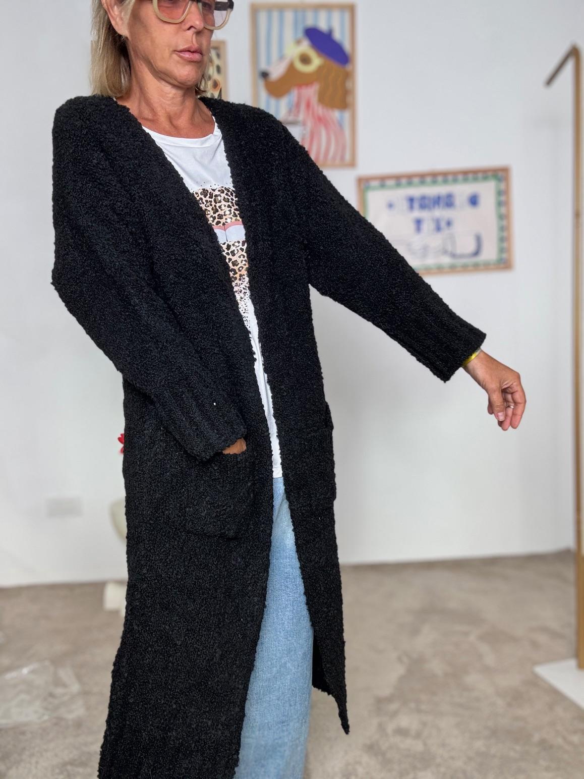 SUSY STAR - Cardigan lungo donna in bouclé nero  morbido, avvolgente e super chic STWK3018/ NERO SUSY STAR 