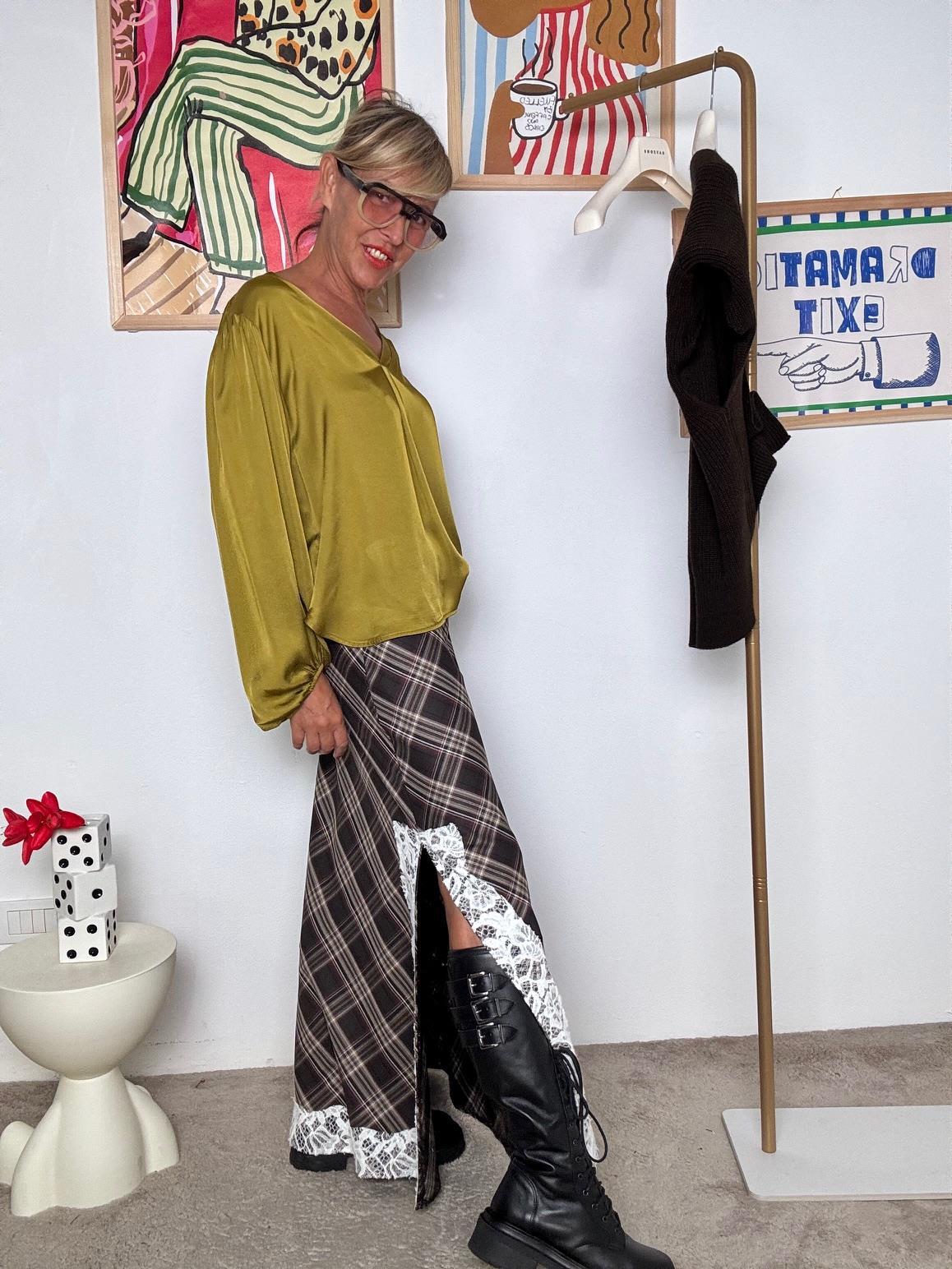 HAVE ONE - Gonna lunga a quadri con pizzo e spacco laterale GSO-P021/ CHECK MORO HAVE ONE 