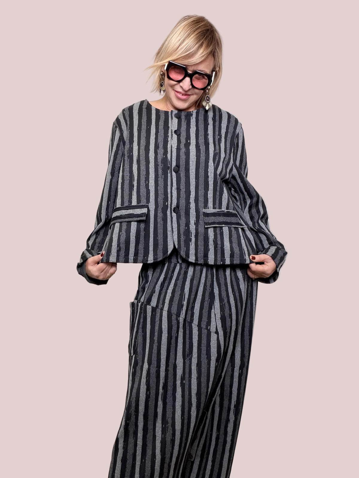 Giacca a Righe Linea Corta 9241/ NERO FEMALE 