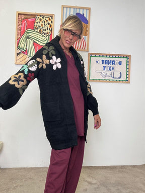 FEMALE - Cardigan nero con ricami floreali  caldo, unico e pieno di personalità ZM57001/ NERO FEMALE 