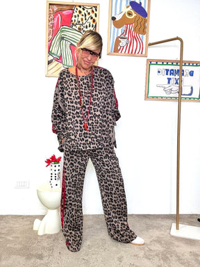 FEMALE - Felpa oversize animalier con bande laterali rosse R51350/ ANIMALIER MARR FEMALE 