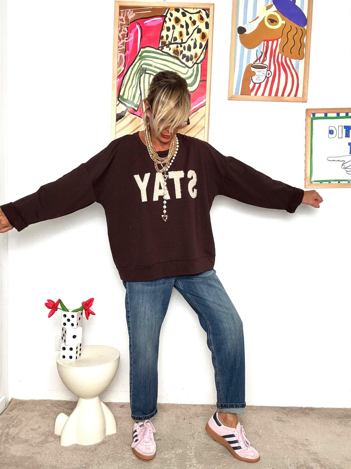 DEJA VU - Felpa oversize con scritta + jeans relaxed fit  look casual e cool A25RU404/ MORO DEJA VU 