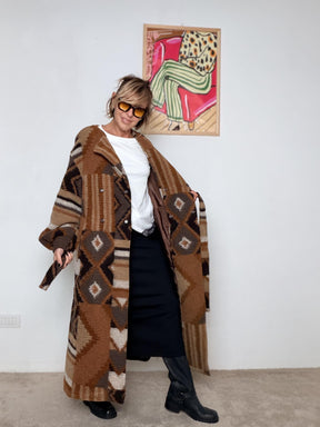 FEMALE - Cappotto Over Geometrico con Cintura A6974-H96/ FANTA CAMEL/MORO FEMALE 