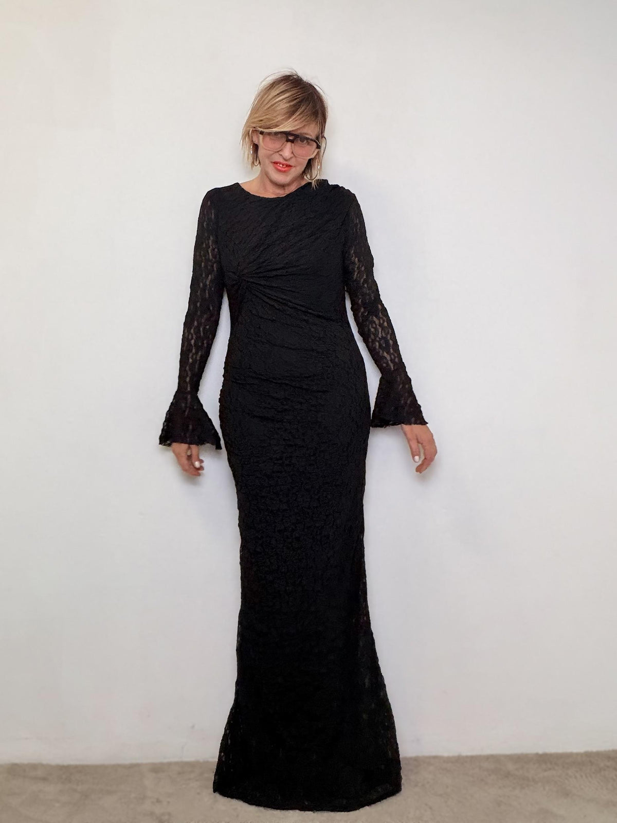 FEMALE - Abito Elegant Drama  Lungo, sinuoso, indimenticabile L3M356/ NERO FEMALE 