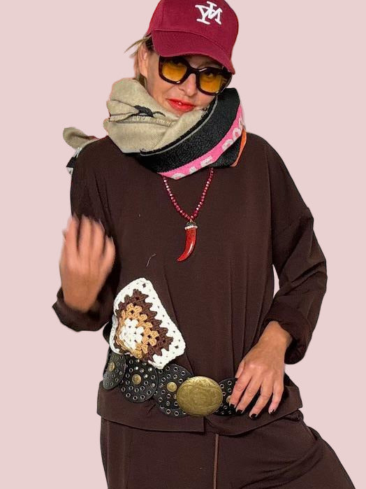 DEJA VU - Felpa over con tasca crochet  Comoda, creativa e super cool moro<BR/> A25RU414/ MORO DEJA VU 