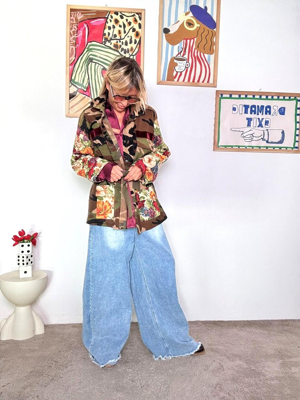 SUSY STAR - Giacca vintage donna camouflage con inserti floreali  unica, grintosa e super originale STSS2942/ CAMOUFLAGE SUSY STAR 