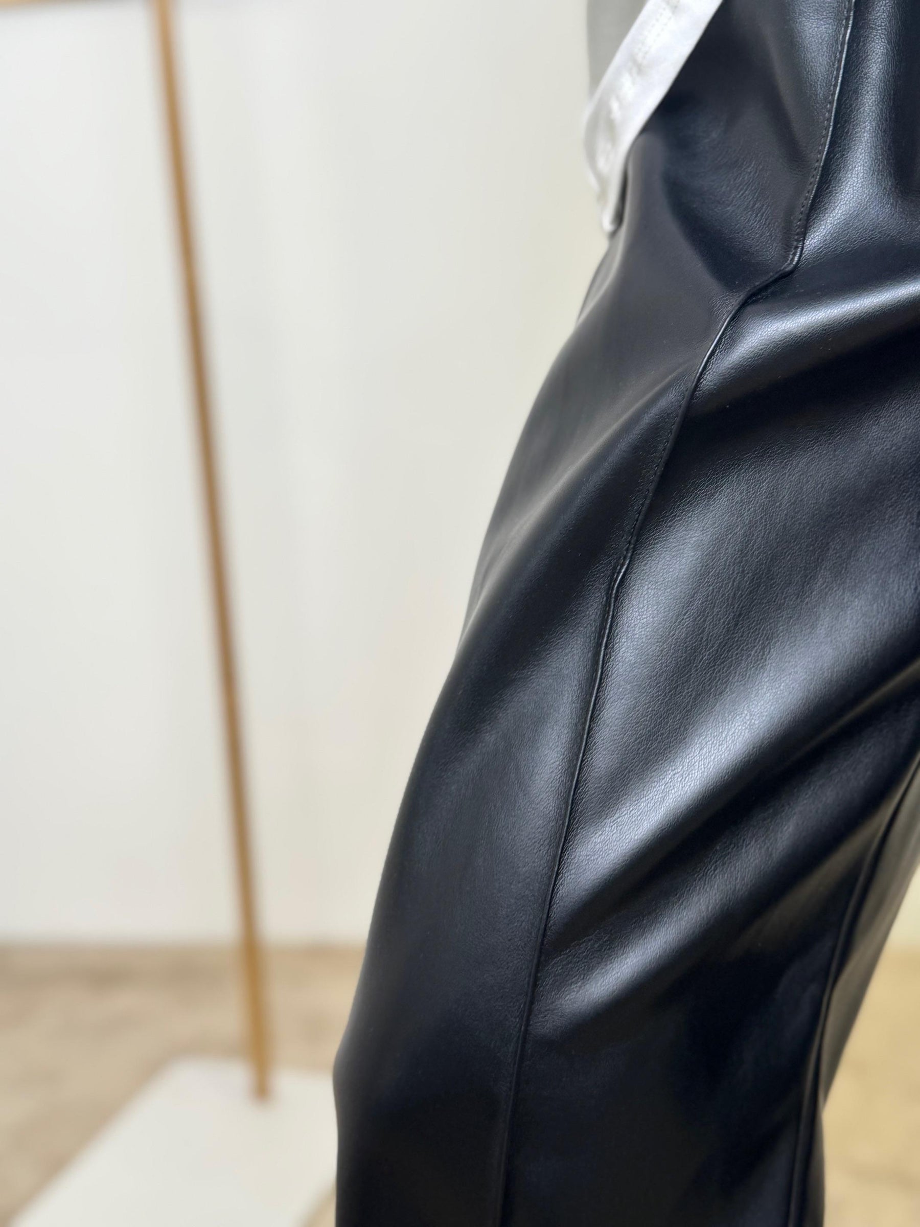 SUSY STAR - Pantalone Wide in Eco-Pelle  Grinta & Eleganza in Movimento NERO PA642SST840/ NERO SUSY STAR 