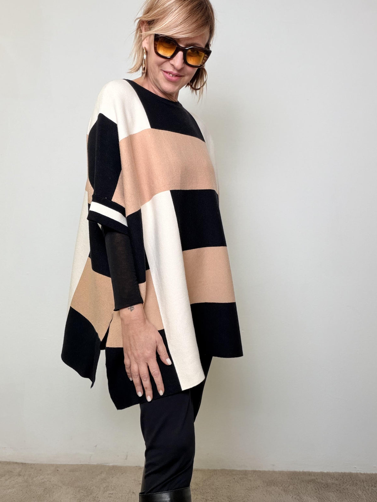 FEMALE - Maxi maglia geometrica  comoda, scenografica e super chic ZS5385/ PANNA FEMALE 