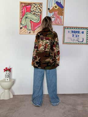 SUSY STAR - Giacca vintage donna camouflage con inserti floreali  unica, grintosa e super originale STSS2942/ CAMOUFLAGE SUSY STAR 
