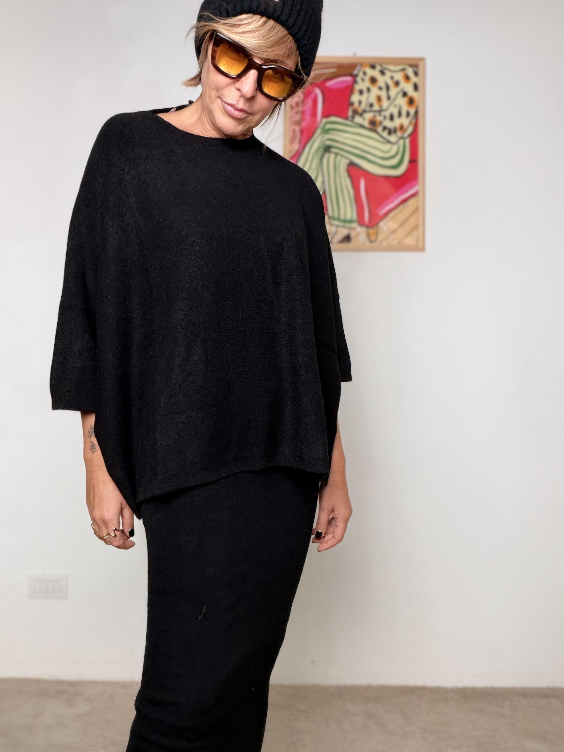 HAVE ONE - Maglia Over Soft Cream MNC-P064/ NERO HAVE ONE 