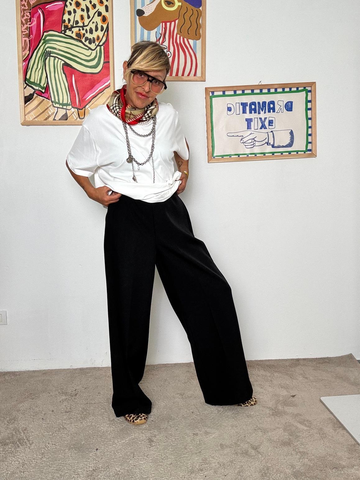 SUSY STAR - Pantaloni neri donna a gamba larga  eleganti, comodi e versatili nero STLS11698/ NERO SUSY STAR 