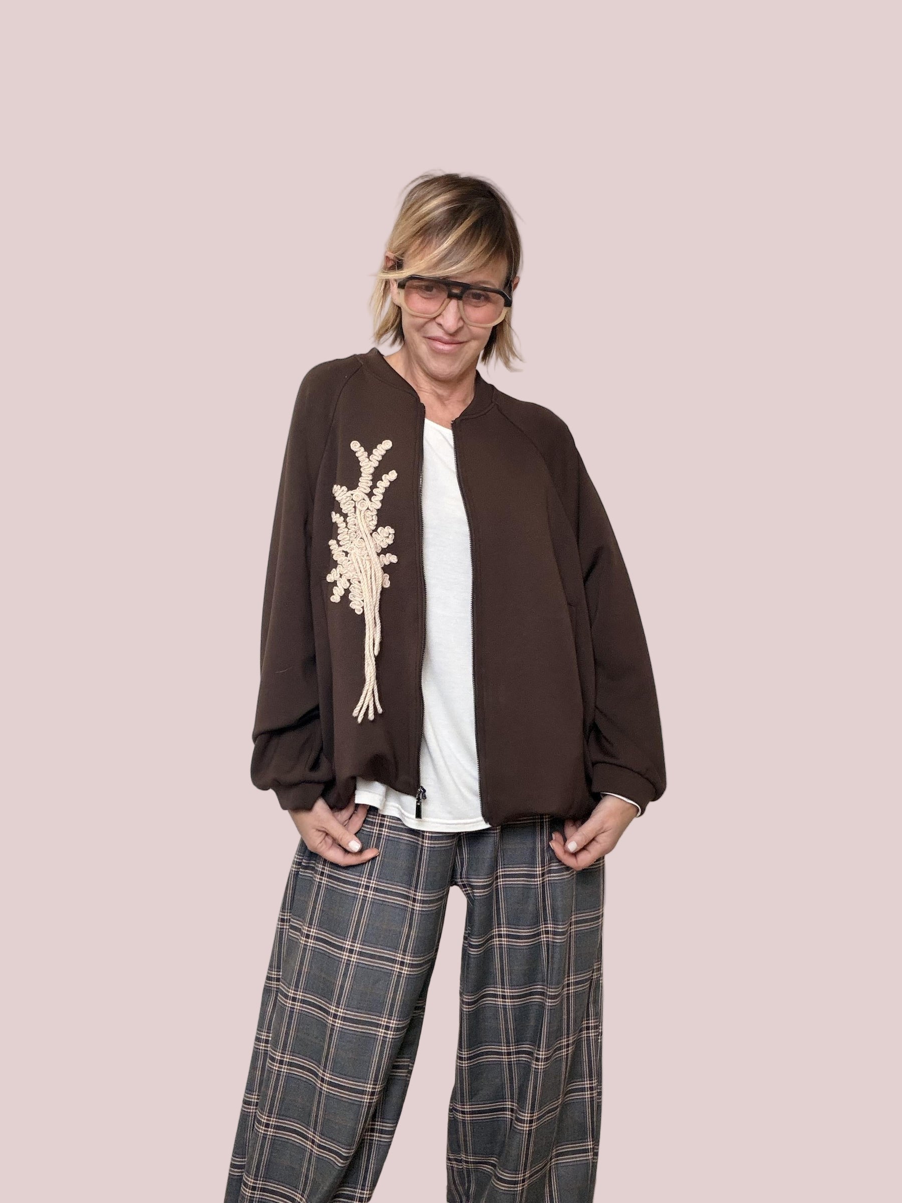 DEJA VU - Felpa Brown Chic Ricamata A25LU618/ MORO DEJA VU 