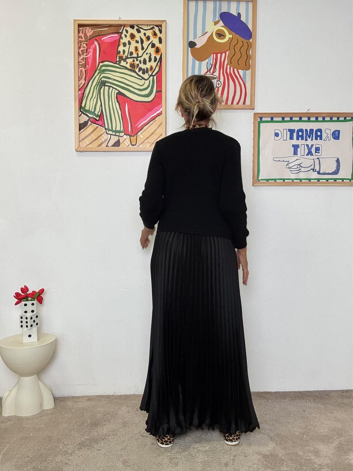 FEMALE -A bito lungo plissé: elegante, fluido e senza tempo NERO L3M353/ NERO FEMALE 