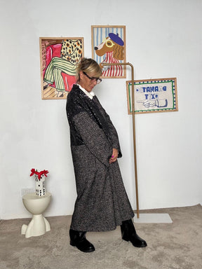 SUSY STAR - Cappotto oversize grigio con dettagli in paillettes nere STSS2859/ NERO SUSY STAR 
