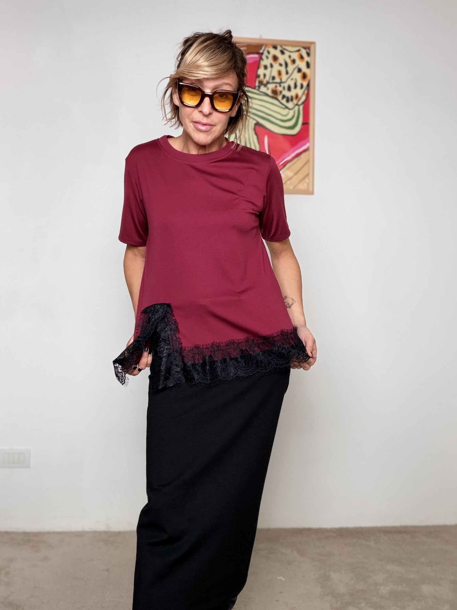 FEMALE - T-shirt con Inserto in Pizzo Asimmetrico HP9233TSLMB/ VINO FEMALE 