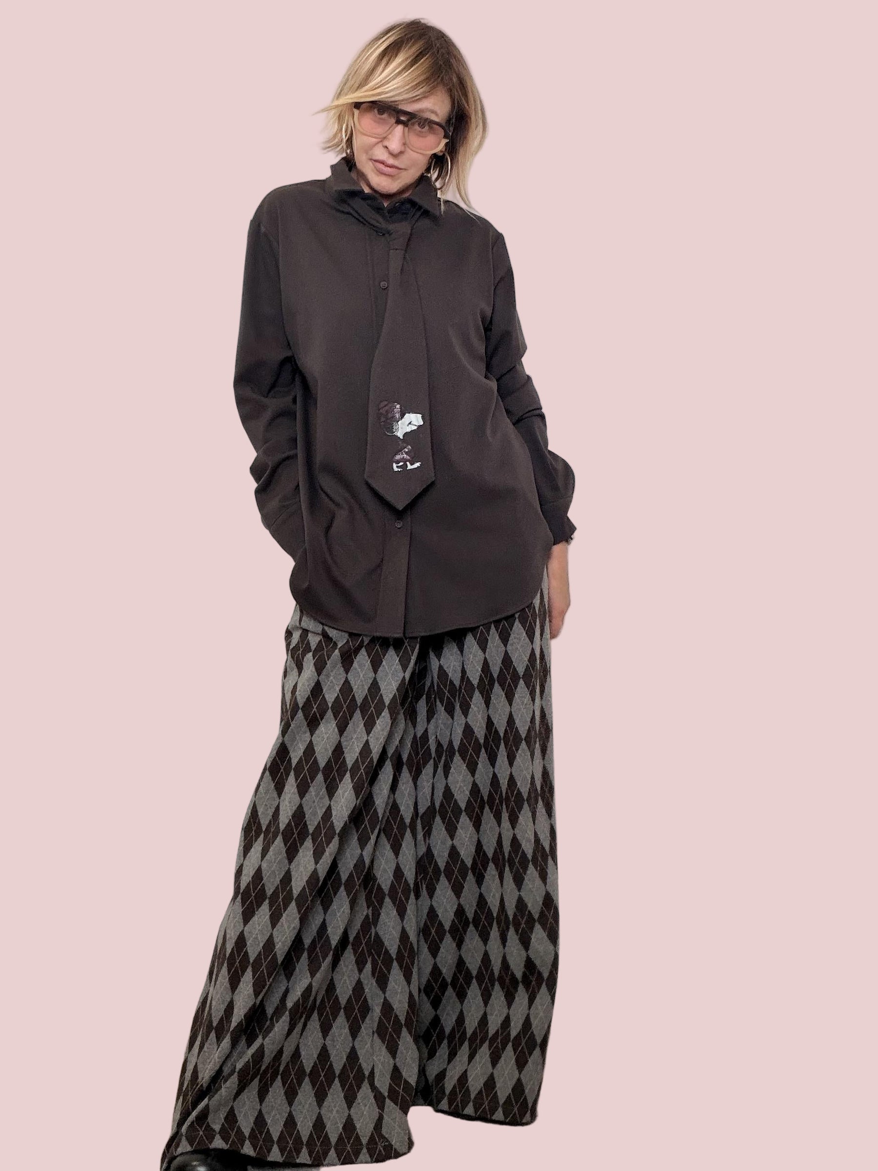 SOUVENIR-  CAMICIA OVER IN TESSUTO MORBIDO  ESSENZIALE, COMODA, SUPER CONTEMPORANEA CON CRAVATTA S38M1281/ MORO SOUVENIR 