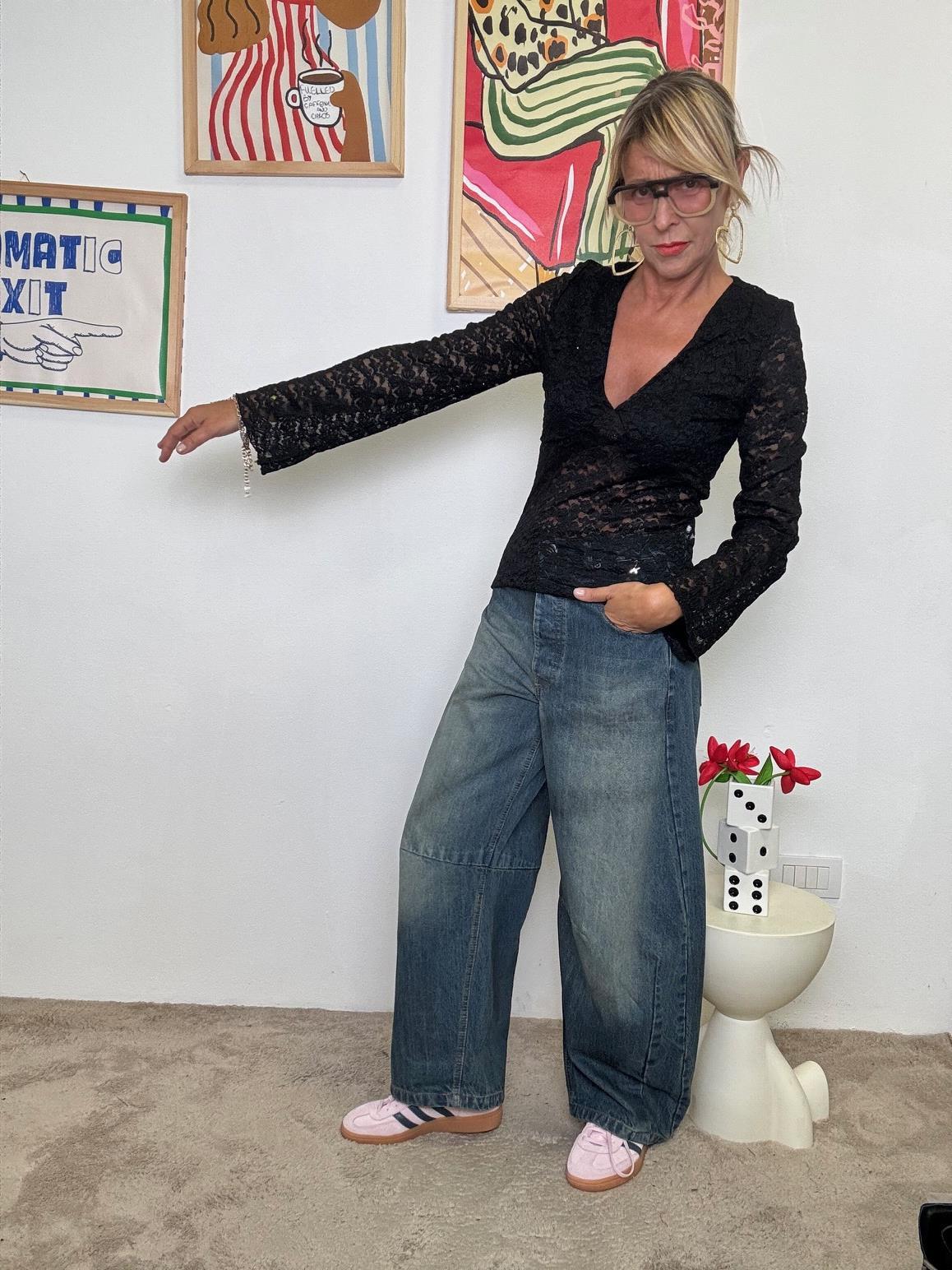 SUSY MIX - <BR/>Maglia in Pizzo Elasticizzato con Scollo a Cuore  Romantica ma con Carattere! NERO 252026/ NERO SUSY MIX 