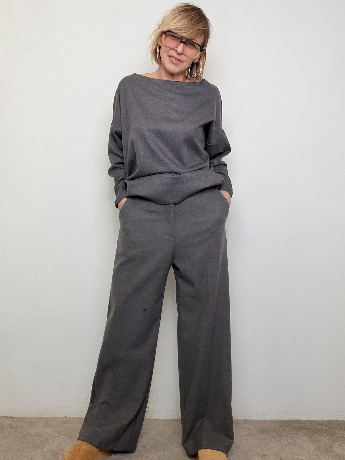 SOUVENIR- Pantalone ampio comfort-chic  il must-have delle giornate in movimento S38M1311/ GRIGIO SOUVENIR 