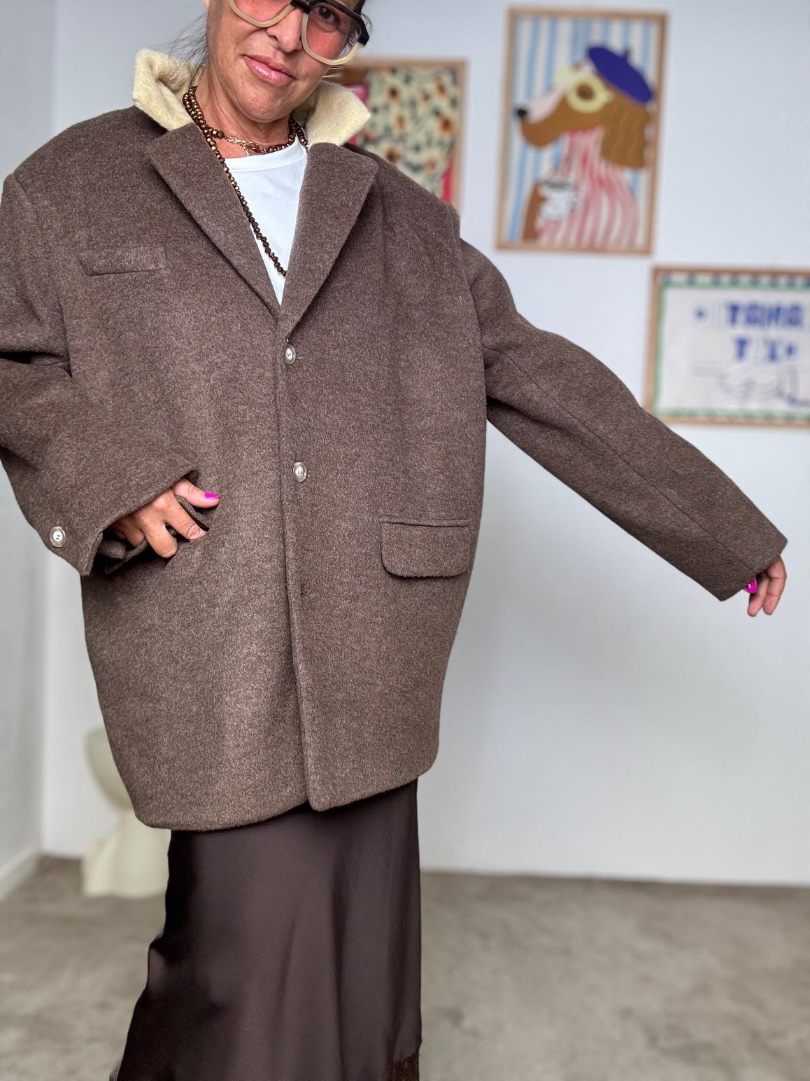 FEMALE - Giacca in panno con collo in contrasto cavallino   Eleganza calda e senza tempo WM2539/ MORO FEMALE 