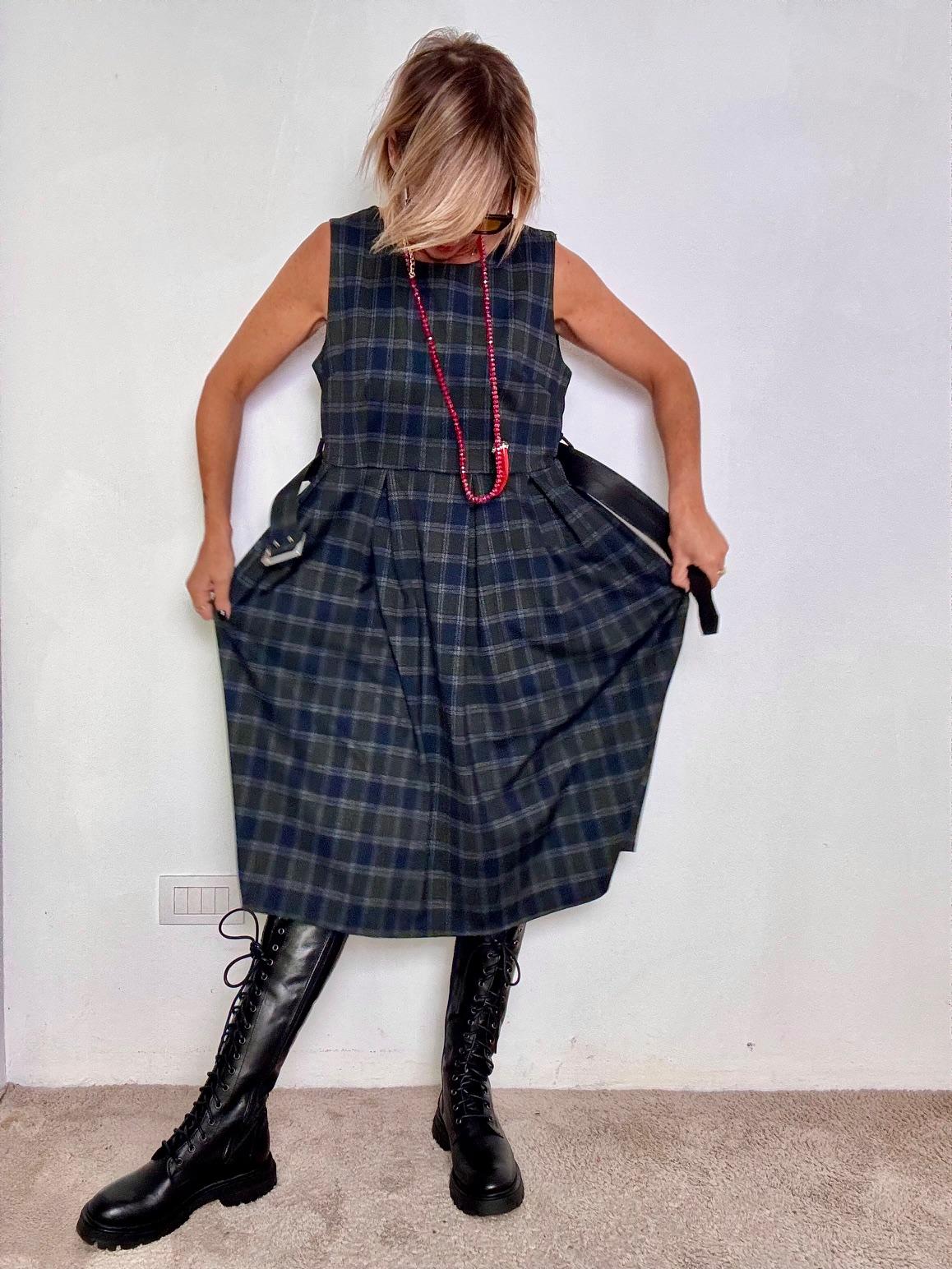 FEMALE - Abito midi svasato a quadri con cintura in vita H4704-S67/ CHECK FEMALE 