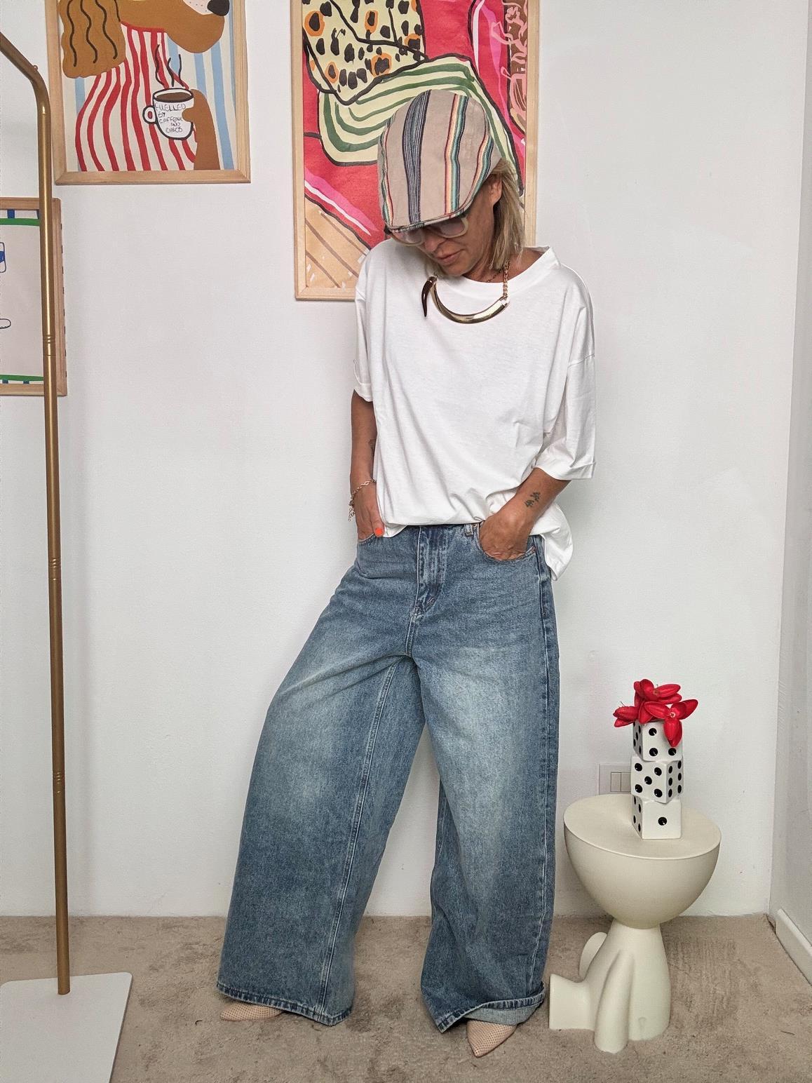 FEMALE - Jeans wide leg  Ampi, comodi e pieni di personalità WY130/ JEANS FEMALE 