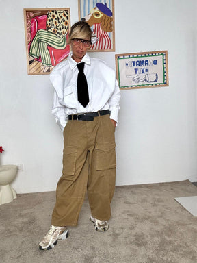 SOUVENIR - Pantaloni Cargo a Gamba Larga Unisex con Tasche Oversize  Colore Sabbia S38M110/ KAKI SOUVENIR 