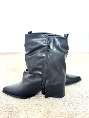 FEMALE- Stivali texani donna in ecopelle nera  grintosi, versatili e super chic 181208/ NERO FEMALE 