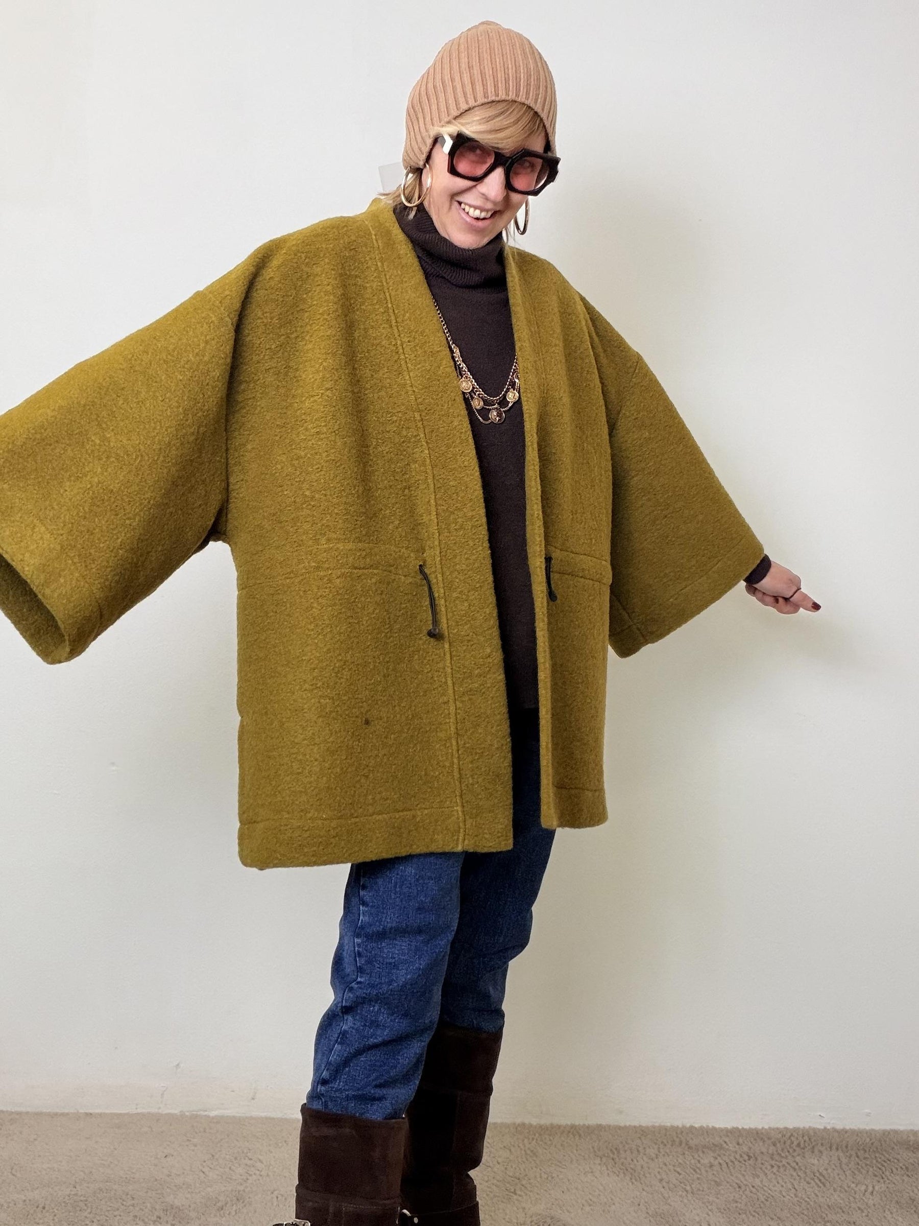 DEJA VU - Poncho donna stile kimono  Essenziale fuori, sorprendente dentro A25LU602/ CEDRO DEJA VU 