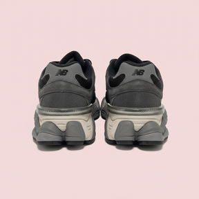 New Balance 9060 Nera - Sfondo Rosa 4