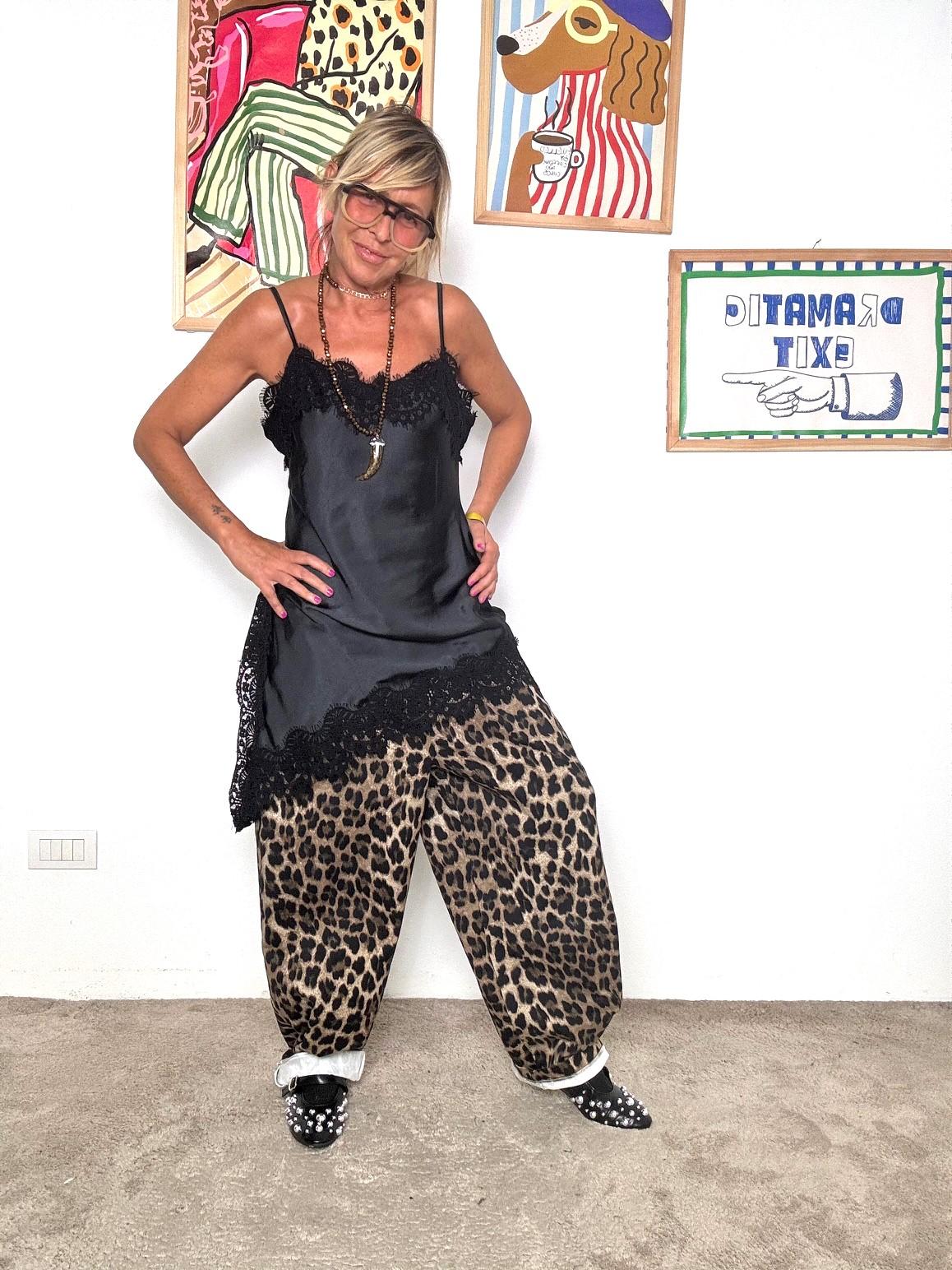 FEMALE - Top/abito in raso nero con pizzo  sensuale e super versatile N1895/ NERO FEMALE 