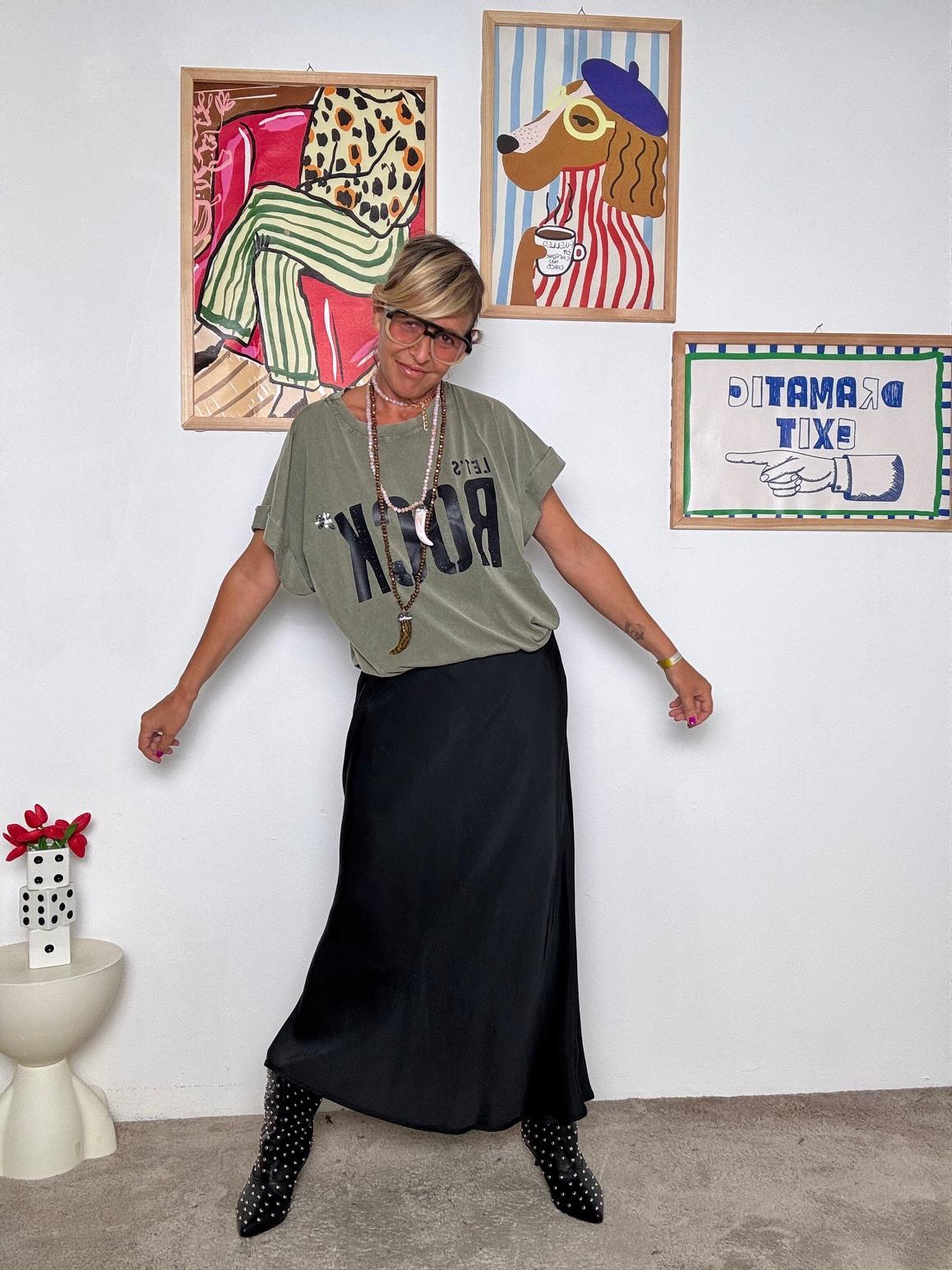 SUSY STAR - T-shirt oversize verde militare con stampa rock ST700M/ VERDE SUSY STAR 