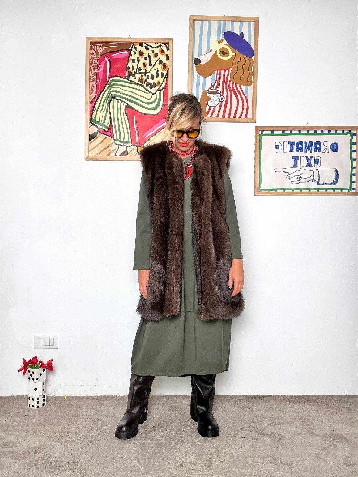 SUSY STAR - Gilet lungo in ecopelliccia: caldo, glamour e super versatile MORO STS7289/ MORO SUSY STAR 