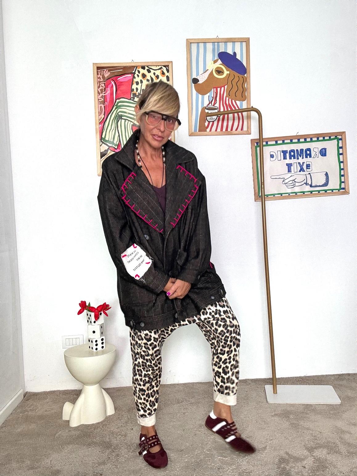 SUSY MIX - Bomber oversize grigio antracite con dettagli fucsia SM168A/ MORO SUSY MIX 