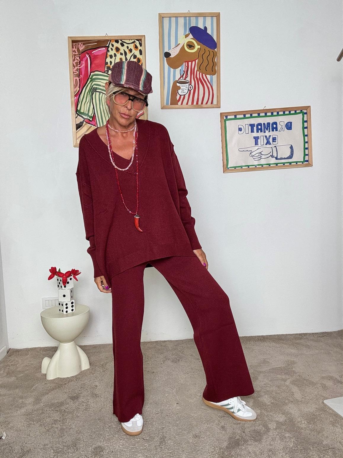 HAVE ONE - Completo in maglina  comfort elegante con un tocco sporty-chic vino HNC-P002B/ VINO HAVE ONE 