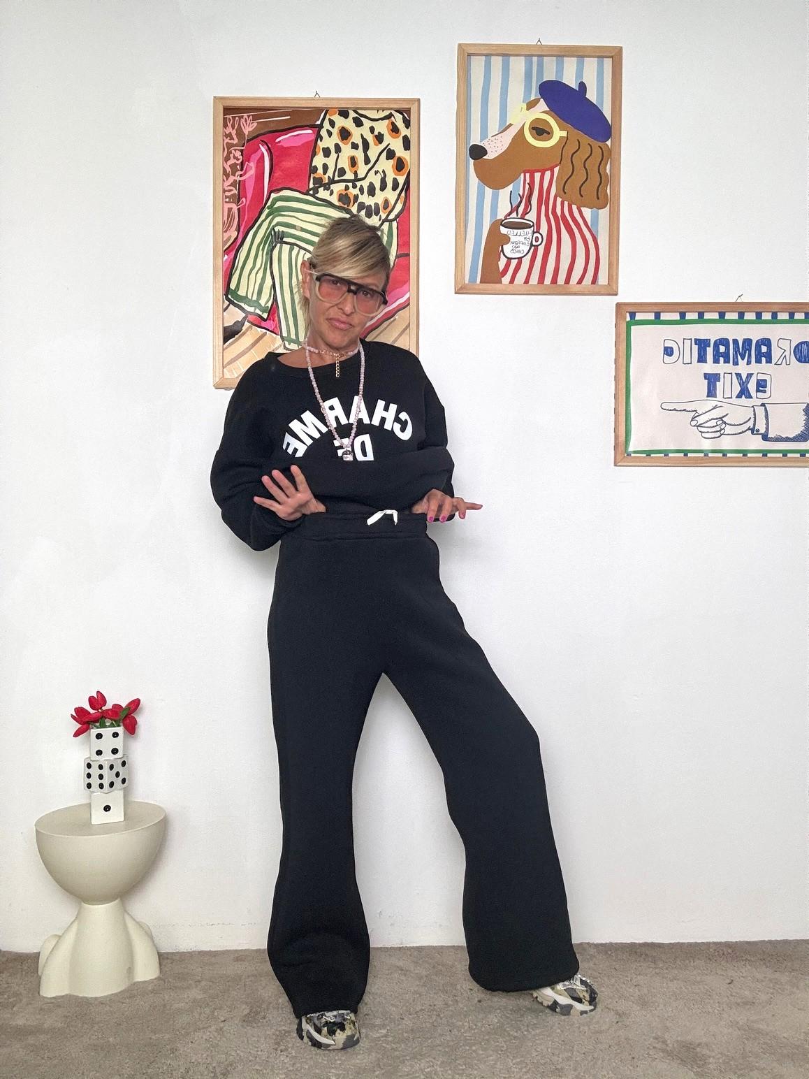 FEMALE - Pantalone ampio e comodo: stile minimal e contemporaneo  NERO R50075/ NERO FEMALE 