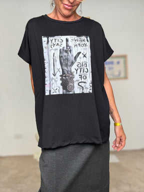 SUSY STAR - T-shirt oversize donna con stampa grafica  look casual e creativo nera STM260/ NERO SUSY STAR 