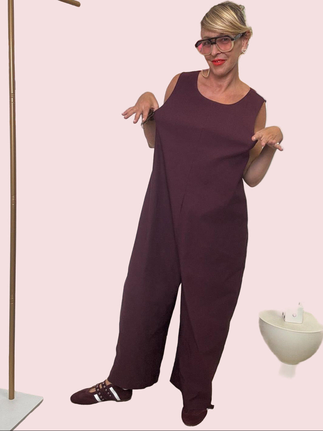 SUSY STAR - Tuta Ampia con Bretelle  Libertà, Comodità e Stile in un Solo Gesto VINO ST88081FIO/ VINO SUSY STAR 