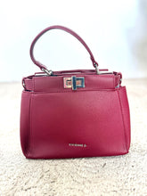 VIVIENNE D - Borsa in ecopelle bordeaux con manico rigido e chiusura a scatto V217/ BORDEAUX VIVIENNE D 