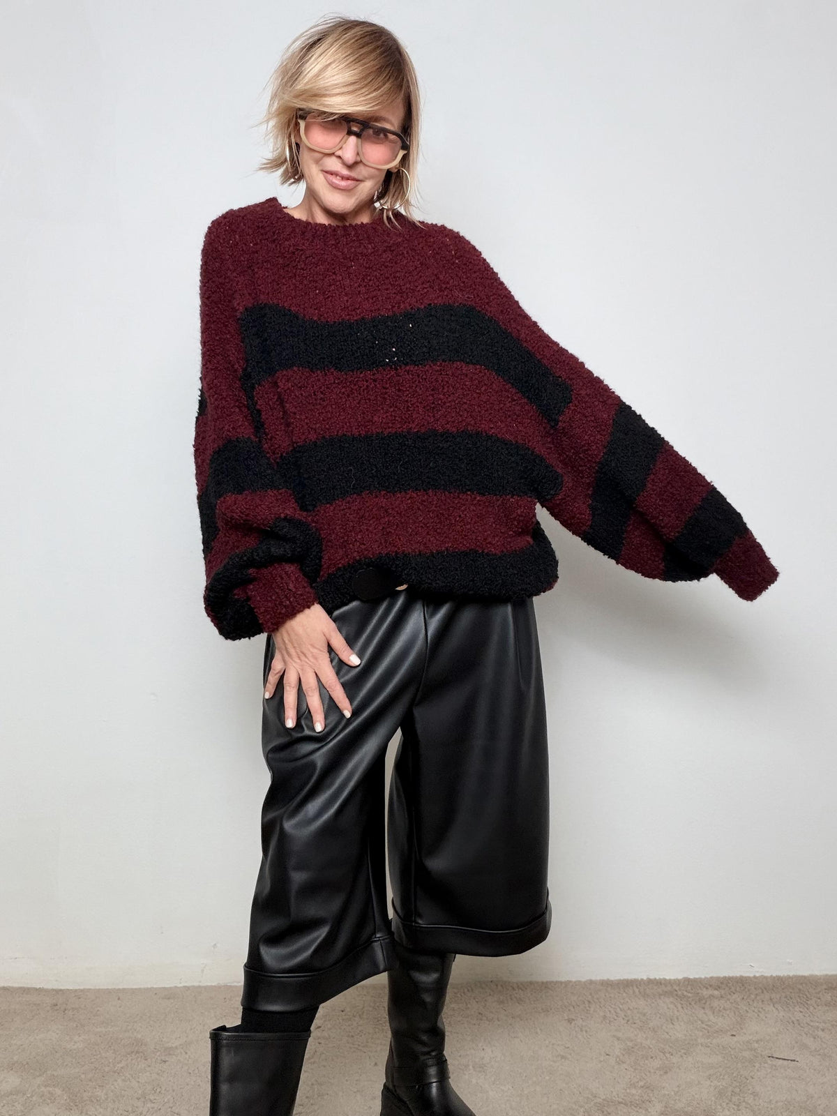 FEMALE - MAGLIA OVER A RIGHE  CALDA, SPIRITOSA, SUPER CHIC 3002/ VINO FEMALE 