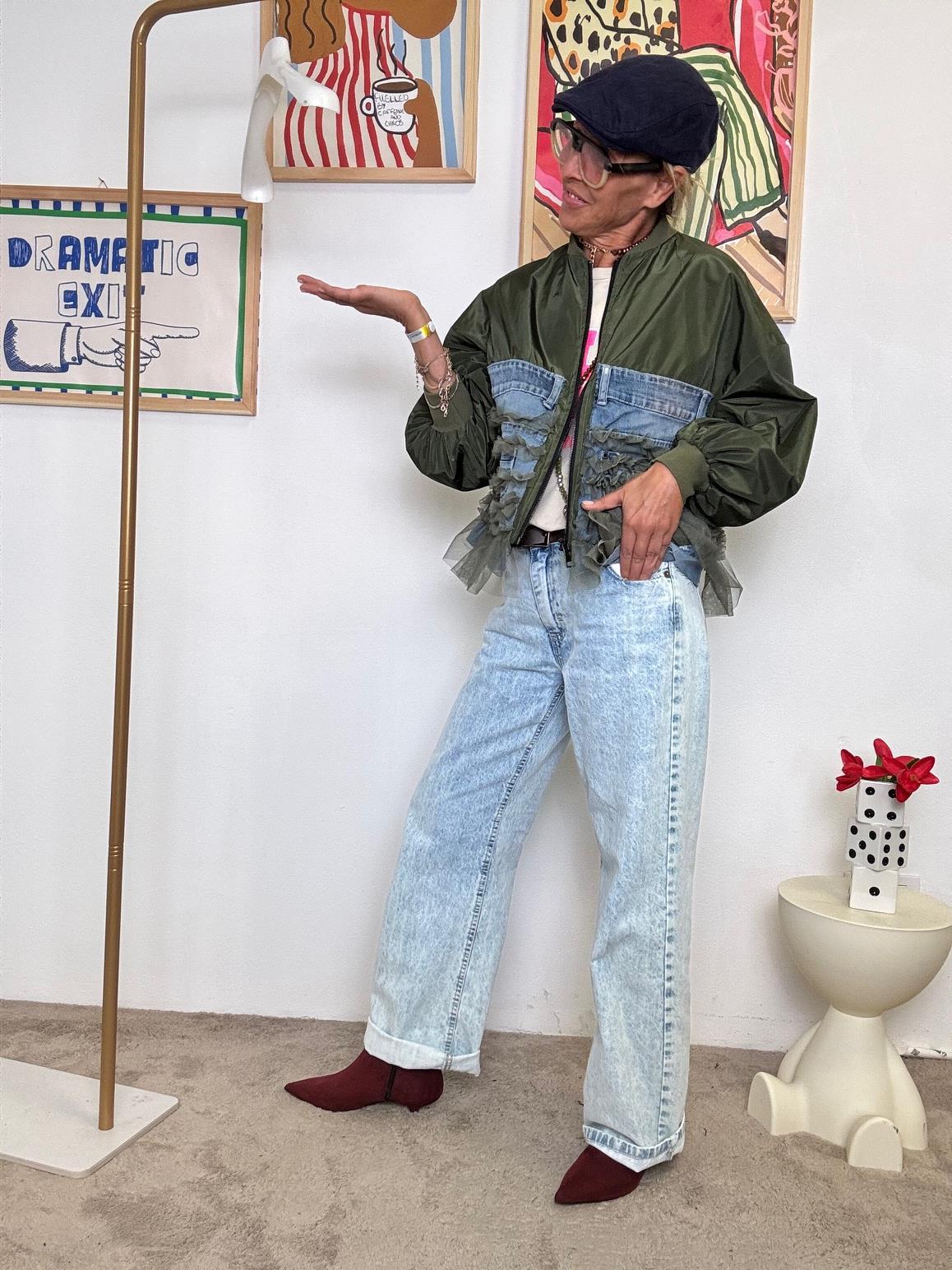 SUSY MI X - Bomber verde militare con dettagli in denim e balze in tulle  La giacca che non ti aspetti! S2774/ VERDE MILITARE SUSY MIX 