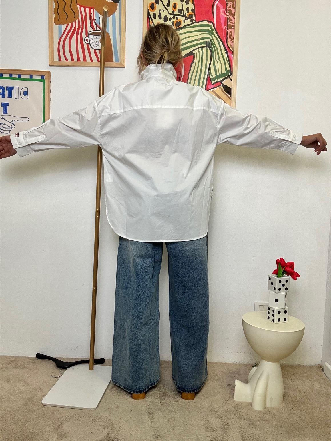 FEMALE - Camicia Over con Tasche  Il Classico che Cambia le Regole JE T'AIME BIANCA WM2515/ PANNA FEMALE 