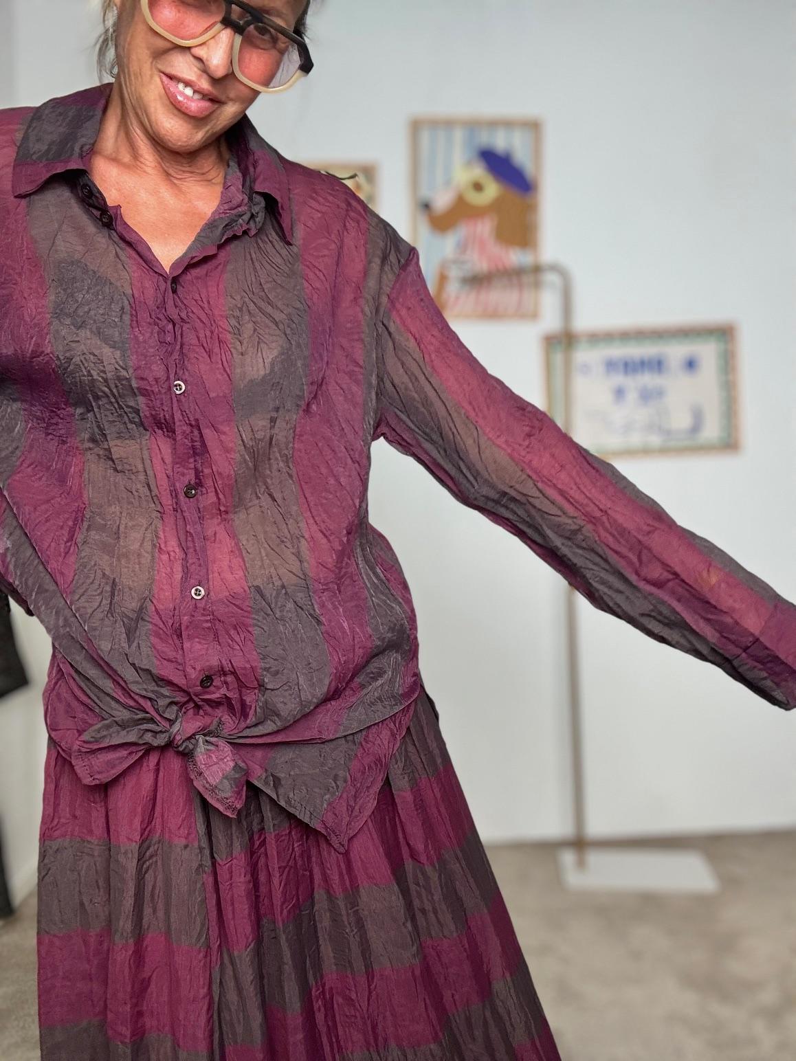 DEJA VU - Camicia oversize a righe  comodità e stile dal fascino rilassato bordeaux A25IS101/ BORDEAUX DEJA VU 